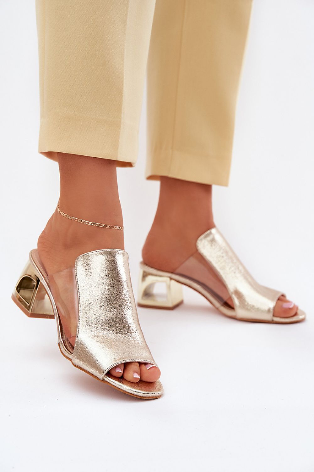  Flip-flops model 214714 Step in style 