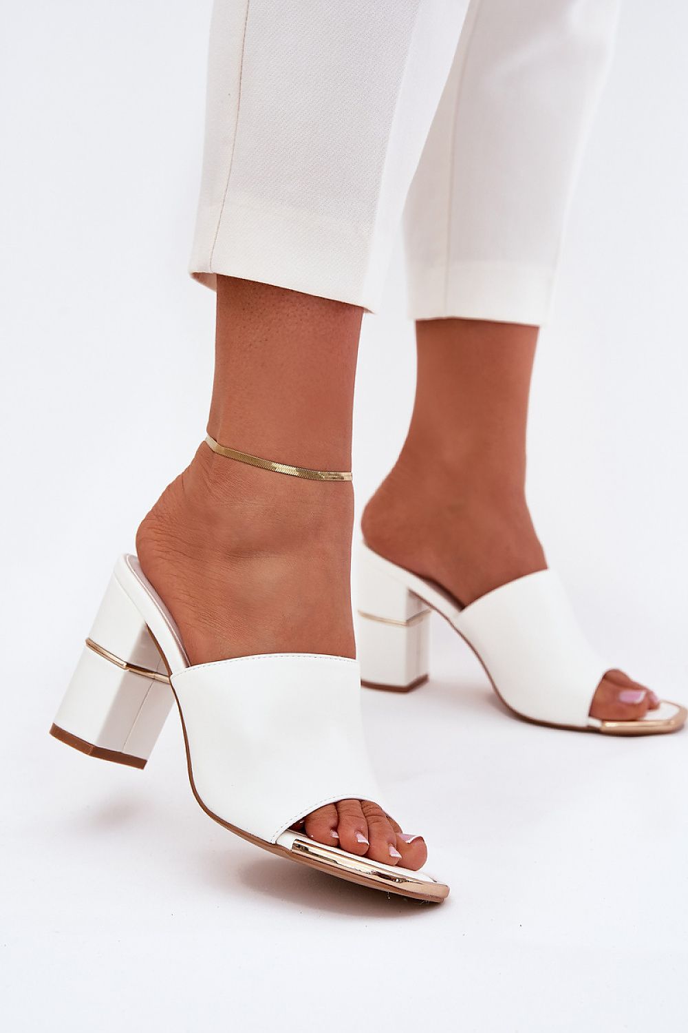  Flip-flops model 215418 Step in style 