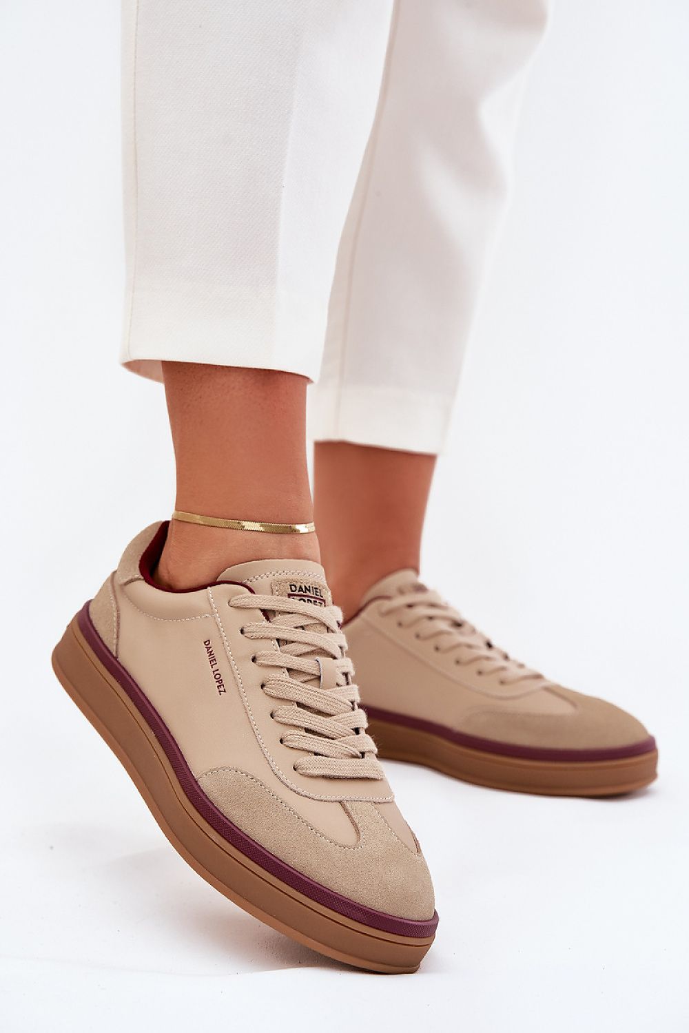  Sport Shoes model 215480 Step in style 
