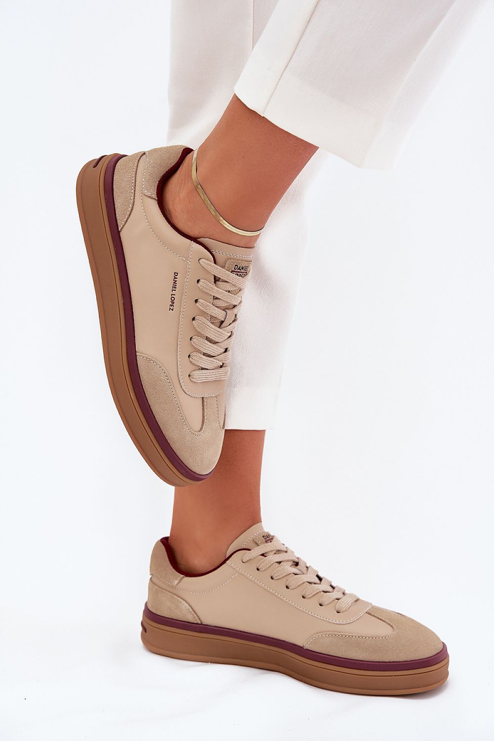  Sport Shoes model 215480 Step in style 