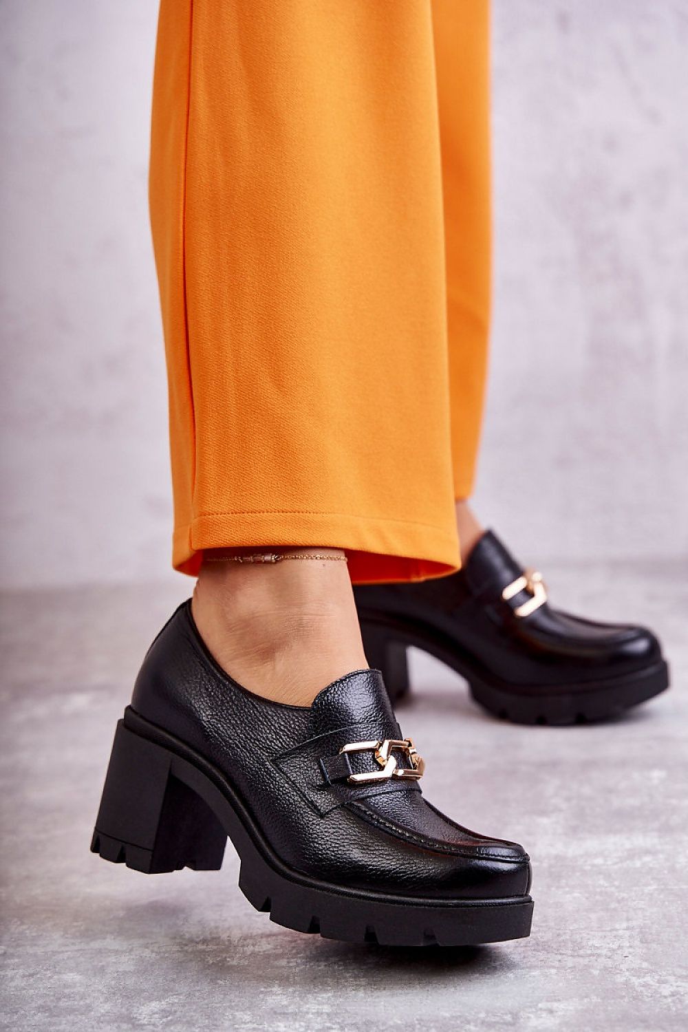  Heeled low shoes model 175534 Step in style 