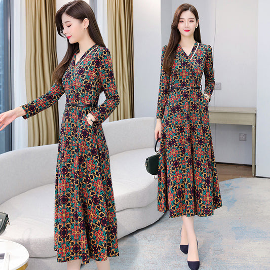 An Elegant Printed V-Neck Long-Sleeve Dress