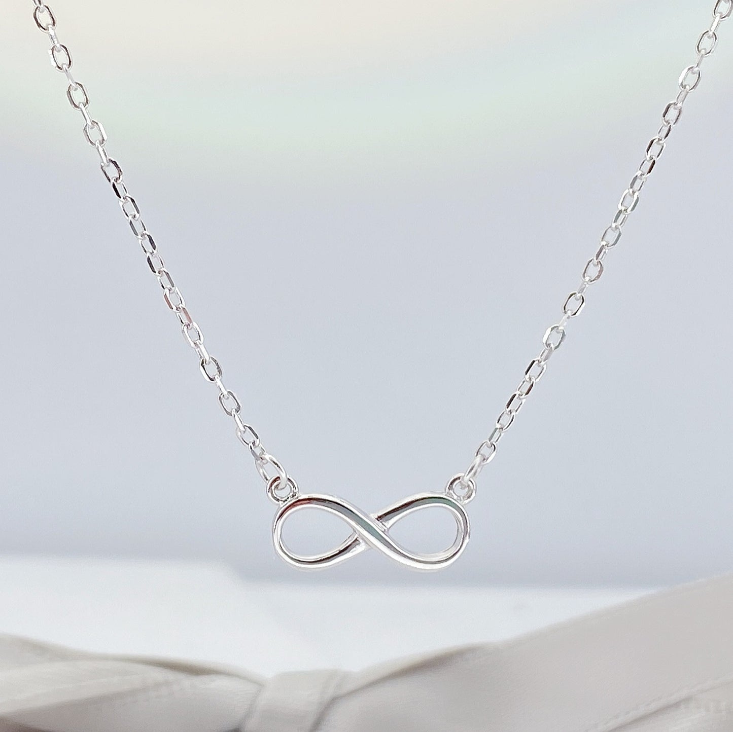 Silver 8 Pendant Collarbone Chain