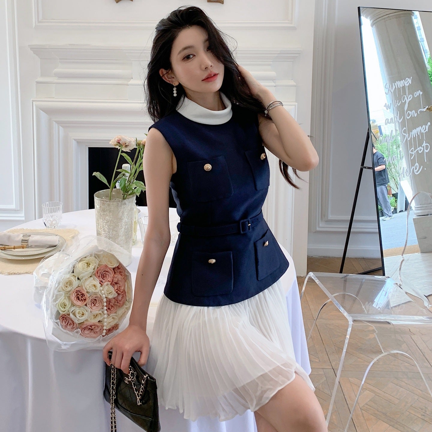 Women's Contrast Color High Sense Classic Style Fake Two-piece Sleeveless