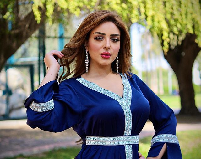 Diamond-Studded  Middle Eastern Women's Belt Robe - Long Muslim Clothing